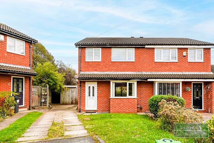 3 Bedroom Semi-Detached House For Sale In Earl Close, Darlington, DL1