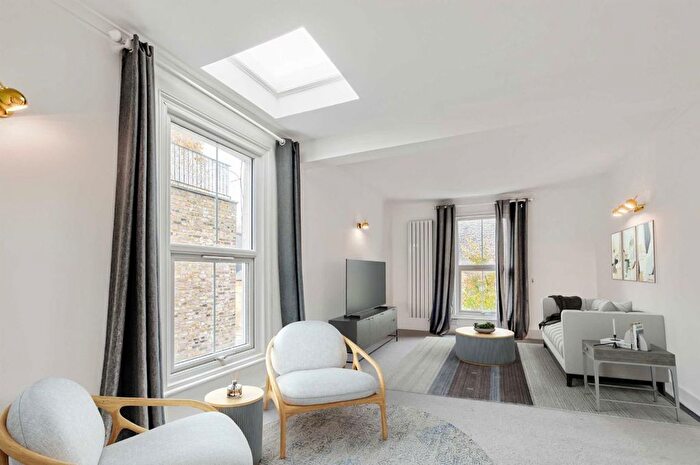 2 Bedroom Flat For Sale In Dynham Road, West Hampstead, NW6