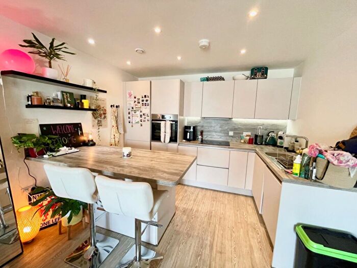 2 Bedroom Flat To Rent In Riverside Quay, Thomas Blake Avenue, SO14