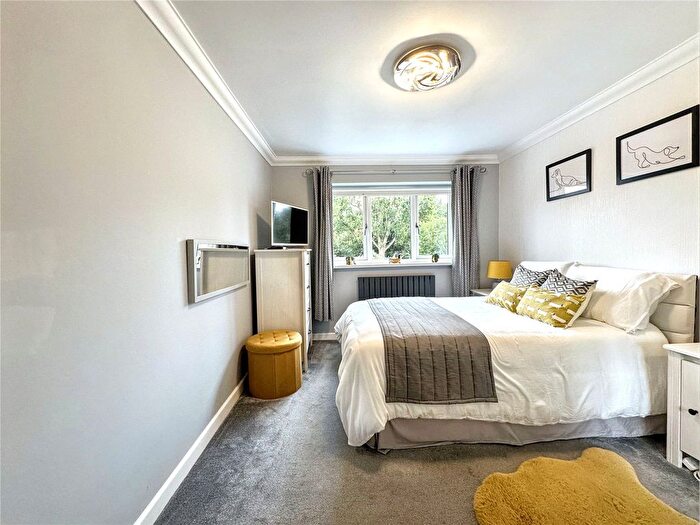 3 Bedroom Semi-Detached House For Sale In Pump Lane, Rainham, Gillingham, Kent, ME8