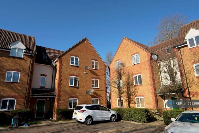 2 Bedroom Flat To Rent In Forest Glade, Langdon Hills, Basildon, SS16