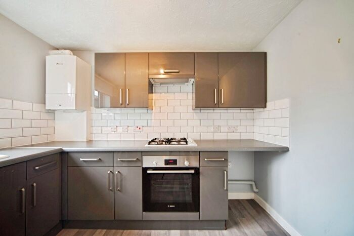 2 Bedroom Flat For Sale In Ireton Street, London, E3