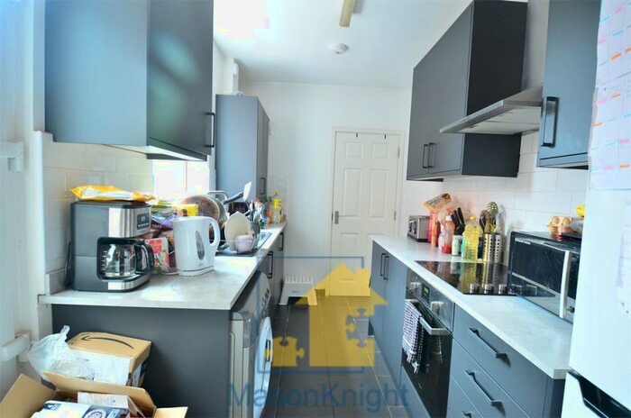 4 Bedroom Semi-Detached House To Rent In Student Property Milner Road Selly Oak, Birmingham, B29