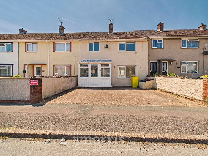 3 Bedroom Terraced House For Sale In Maesgrug, Stop And Call, Goodwick, SA64