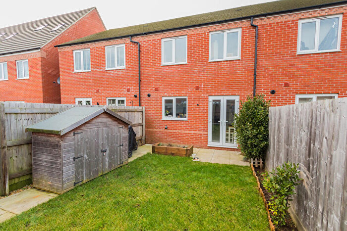3 Bedroom Terraced House For Sale In Lime Oval, Raunds, NN9
