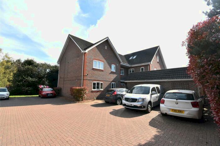 1 Bedroom Apartment To Rent In Haydon Place, Chapel Lane, Farnborough, Hampshire, GU14