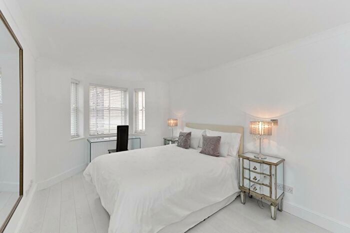 1 Bedroom Flat To Rent In Upper Berkeley Street, London, W1H
