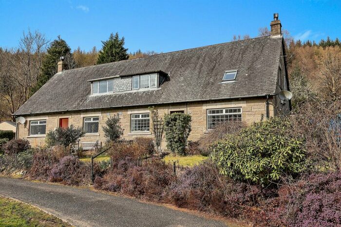 4 Bedroom Semi-Detached House For Sale In Ballyhennan Crescent, Tarbet, Arrochar, G83