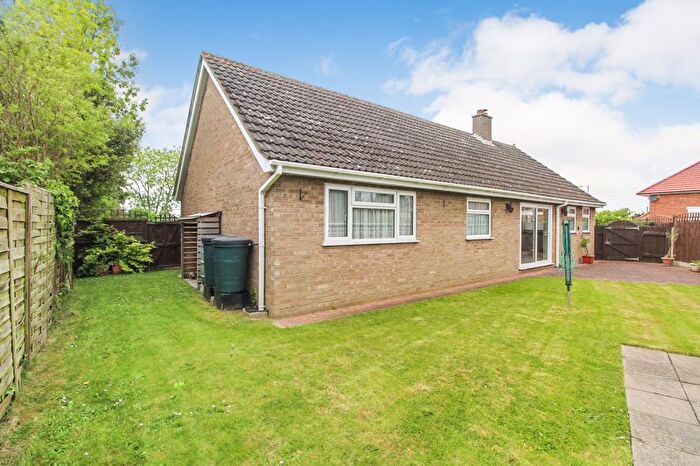3 Bedroom Detached Bungalow For Sale In High Road, Cotton End, MK45
