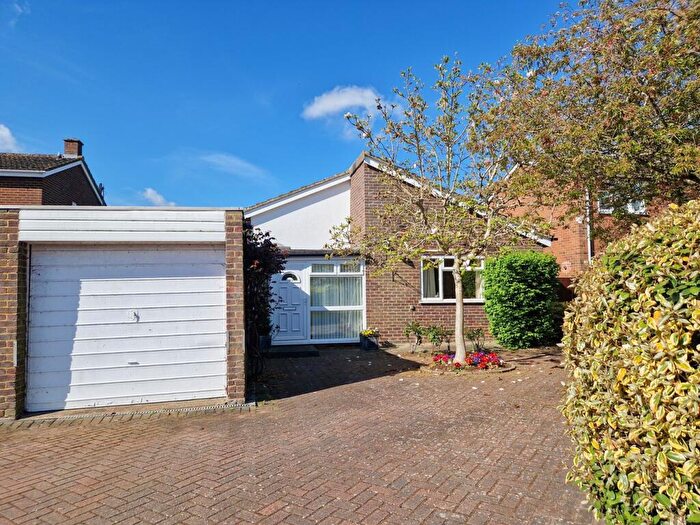 2 Bedroom Detached Bungalow For Sale In Ivel Gardens, Biggleswade, SG18