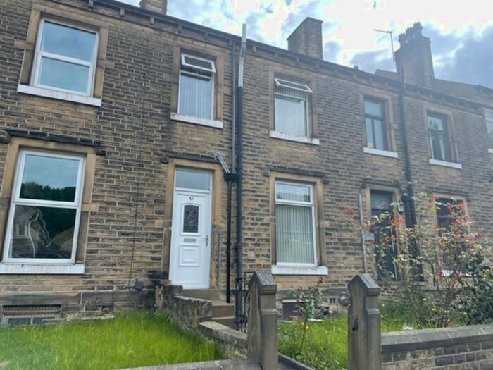 3 Bedroom Terraced House To Rent In Norwood Road, Birkby, Huddersfield, HD2