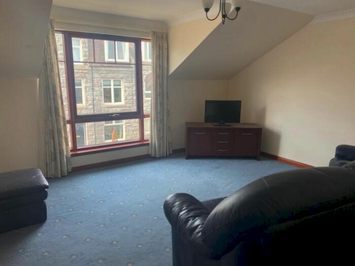 2 Bedroom Flat To Rent In Claremont Place, West End, Aberdeen, AB10