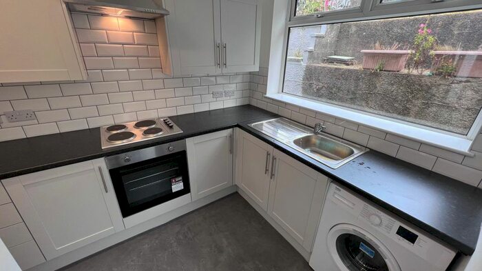 3 Bedroom Terraced House To Rent In Caryl Terrace, Plasmarl, Swansea, SA6