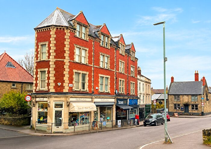 2 Bedroom Flat To Rent In Badcox, Frome, BA11