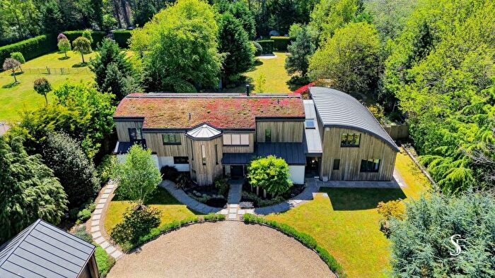 7 Bedroom Detached House For Sale In Finchampstead, RG40