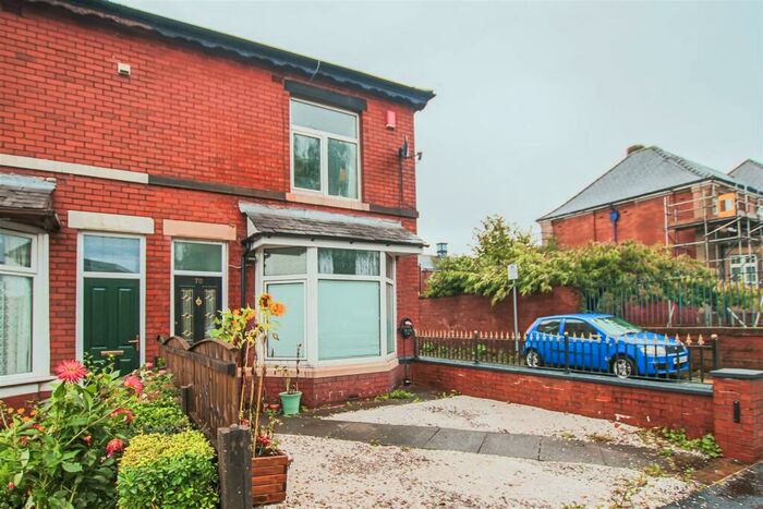 3 Bedroom End Of Terrace House To Rent In Tenterden Street, Bury, BL9