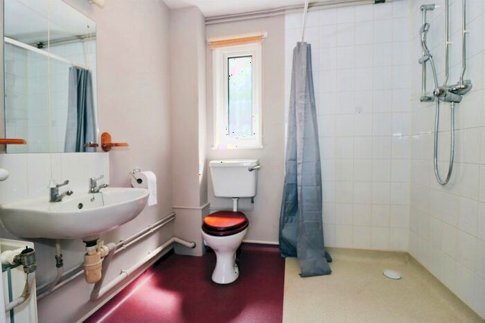 2 Bedroom Semi-Detached Bungalow For Sale In Penrith Gardens, Bristol, BS10