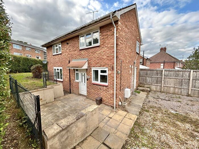 3 Bedroom End Of Terrace House For Sale In Sunningdale Road, Yeovil, Somerset, BA21