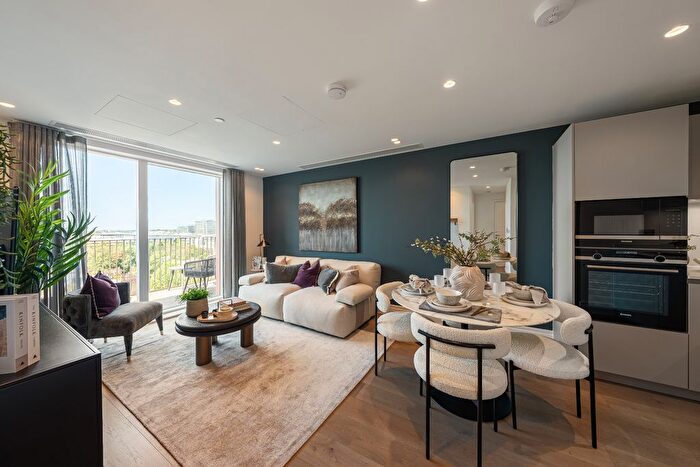 1 Bedroom Flat For Sale In Chiswick Green, Chiswick High Road, W4