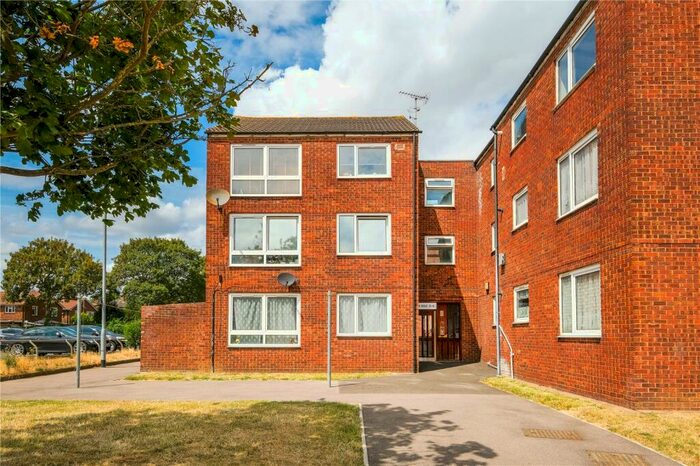 1 Bedroom Flat To Rent In Exeter Road, Dagenham, Essex, RM10