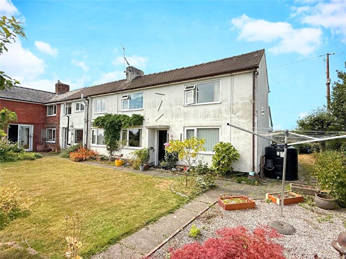 4 Bedroom Semi-Detached House For Sale In Rhos Common, Llanymynech, Powys, SY22