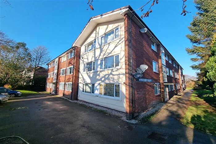2 Bedroom Flat For Sale In Windsor Court, Ashton Lane, Sale, M33