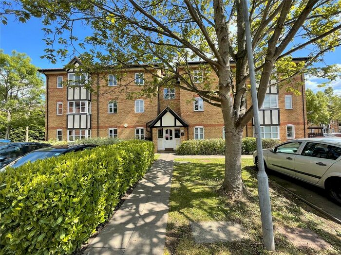 1 Bedroom Flat To Rent In Lee Close, Barnet, EN5