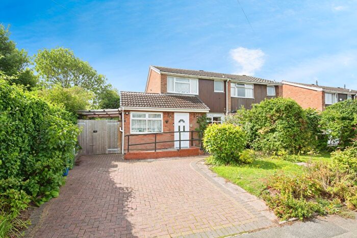 4 Bedroom Semi-detached House For Sale In Mildenhall, Tamworth, B79