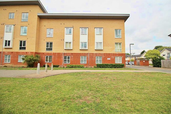 1 Bedroom Flat To Rent In Whitehall Close, Borehamwood, WD6