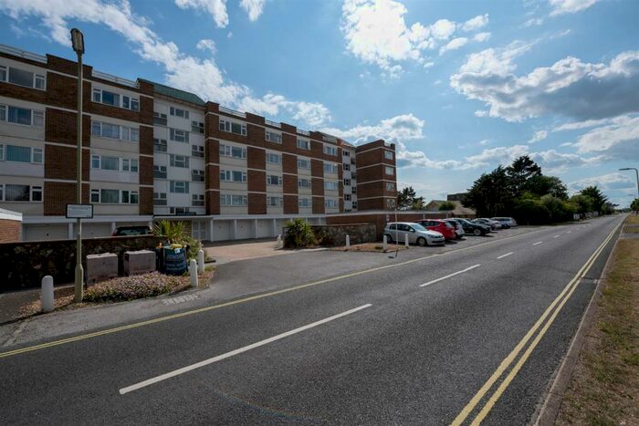 2 Bedroom Flat To Rent In Sea Front, Hayling Island, PO11