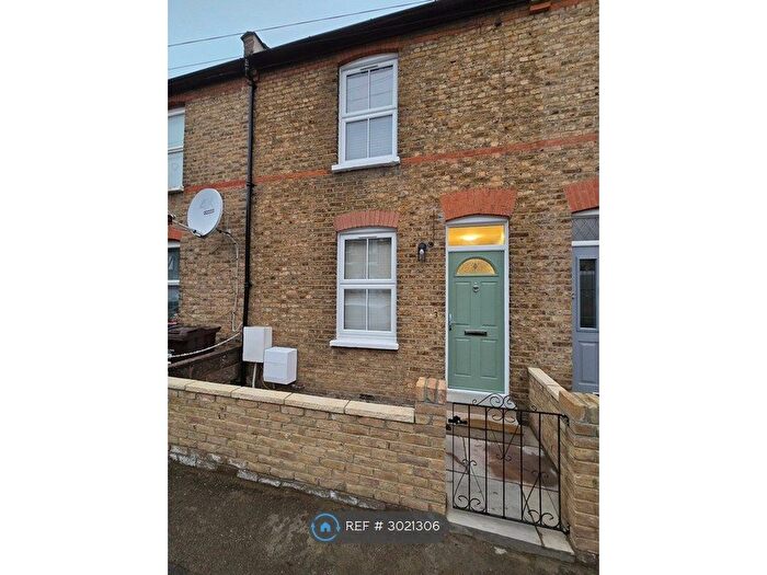 3 Bedroom Terraced House To Rent In Queens Road, Morden, SM4