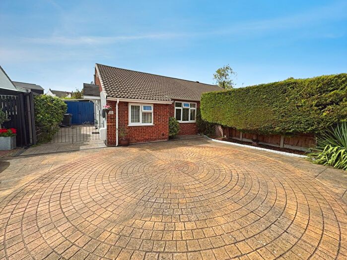 2 Bedroom Bungalow For Sale In Lodge Road, Nottingham, NG10