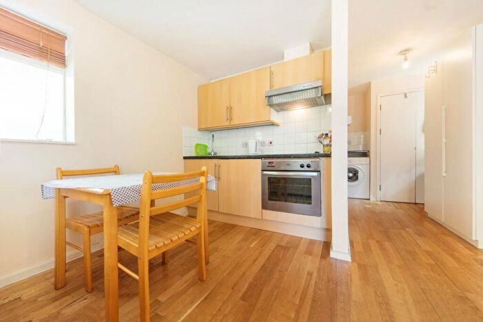 Studio To Rent In Camberwell Road, SE5