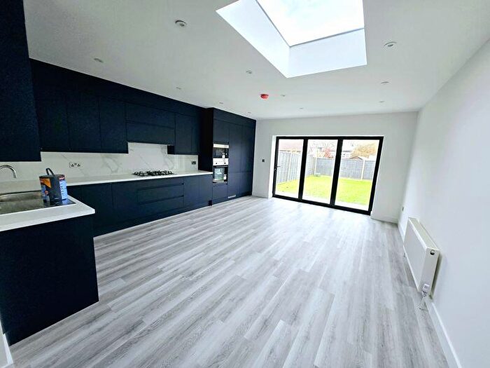 5 Bedroom Terraced House To Rent In Elms Court, Wembley, HA0