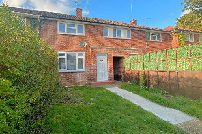 2 Bedroom Terraced House To Rent In Woking, Surrey, GU21