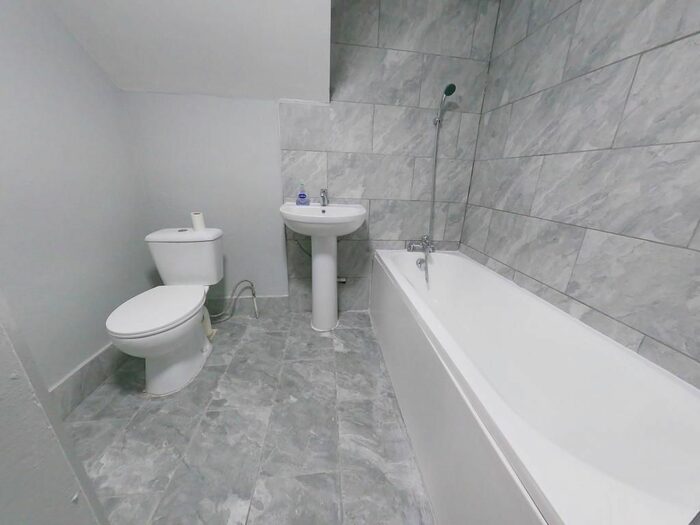 4 Bedroom Flat To Rent In Truncalls Sutherland Place, Luton LU1