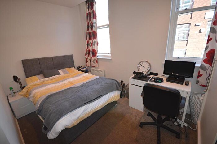 2 Bedroom Flat To Rent In Queen Street, Sheffield, South Yorkshire, S1