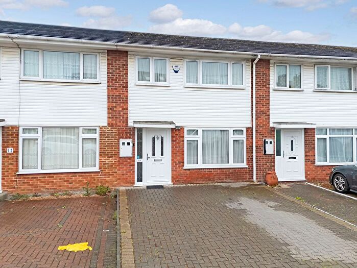 3 Bedroom Terraced House To Rent In Franklyn Gardens, Ilford, IG6