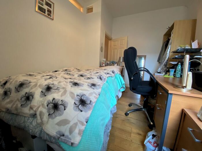 2 Bedroom Flat To Rent In Allensbank Road, Heath, CF14