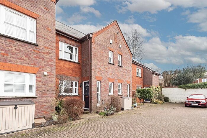 3 Bedroom Terraced House To Rent In The Lawns, St.Albans, AL3