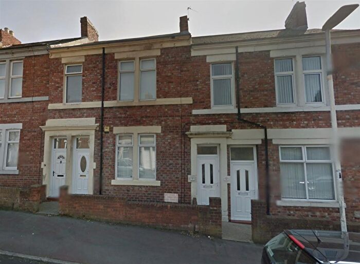 2 Bedroom Flat To Rent In Raby Street, Deckham, Gateshead, NE8