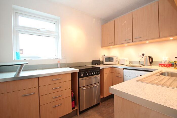 Studio To Rent In Woking, Surrey, GU22