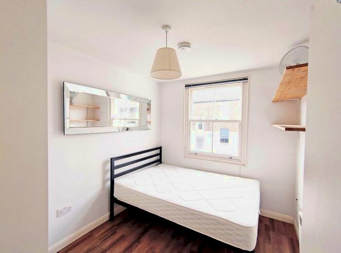 Studio To Rent In Chesterton Road, London, W10