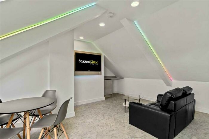 3 Bedroom Apartment To Rent In Clifton Place, Plymouth, PL4