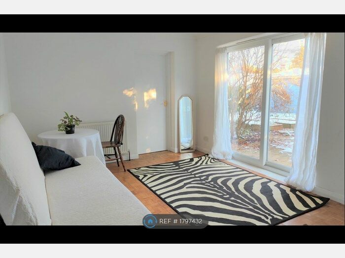 1 Bedroom Flat To Rent In Footscray Road, London, SE9