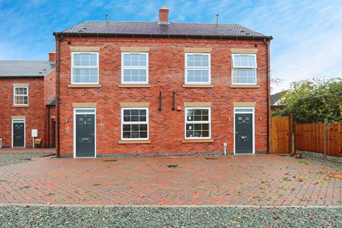 3 Bedroom Semi-Detached House To Rent In Queens Street Measham, DE12