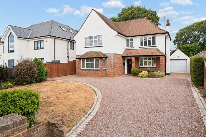 3 Bedroom Detached House For Sale In Beacon Way, Rickmansworth, Herts, WD3
