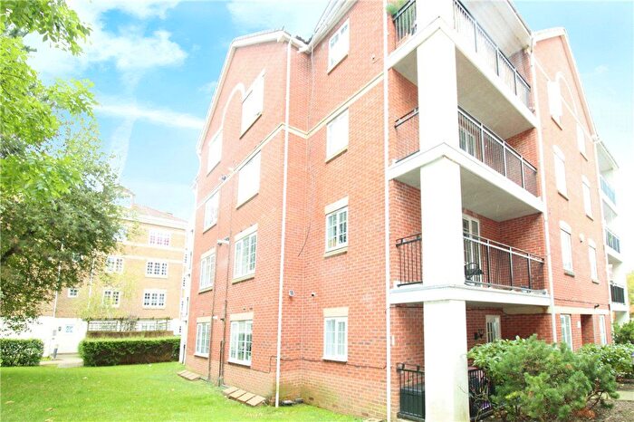 2 Bedroom Flat To Rent In Bewley Street, London, SW19