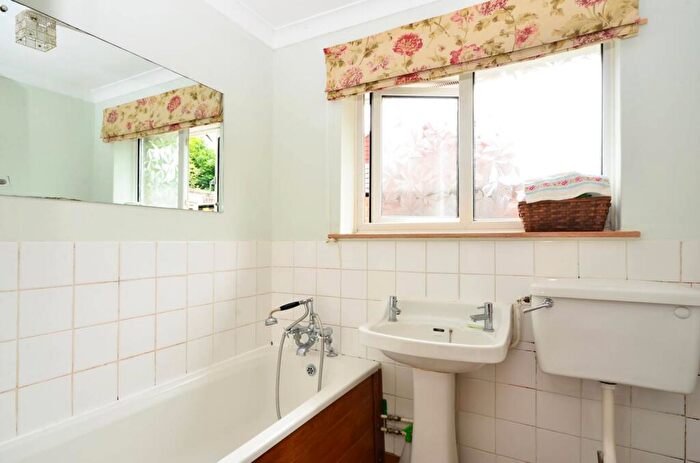 3 Bedroom Bungalow For Sale In Elm Grove, Bisley, Woking, GU24