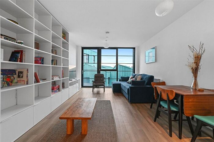 1 Bedroom Flat For Sale In Distillery Building, Hart Yard, London, E3